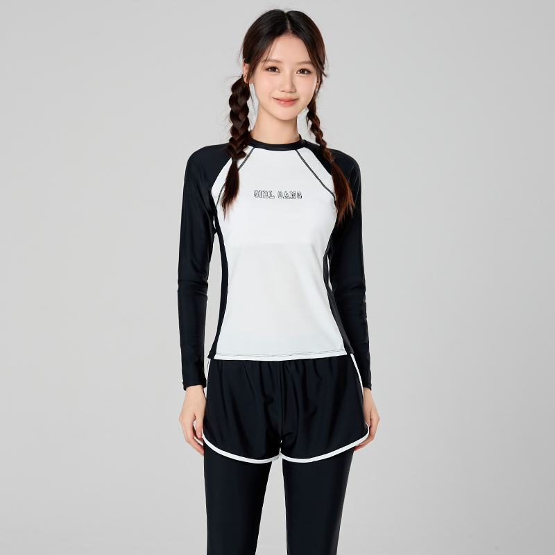 Rash Guard - ملابس سباحة للبنات بأكمام طويلة من